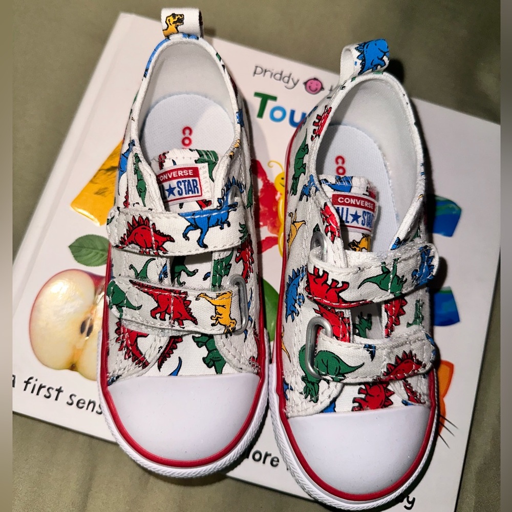Converse infant dinosaur pattern sneakers